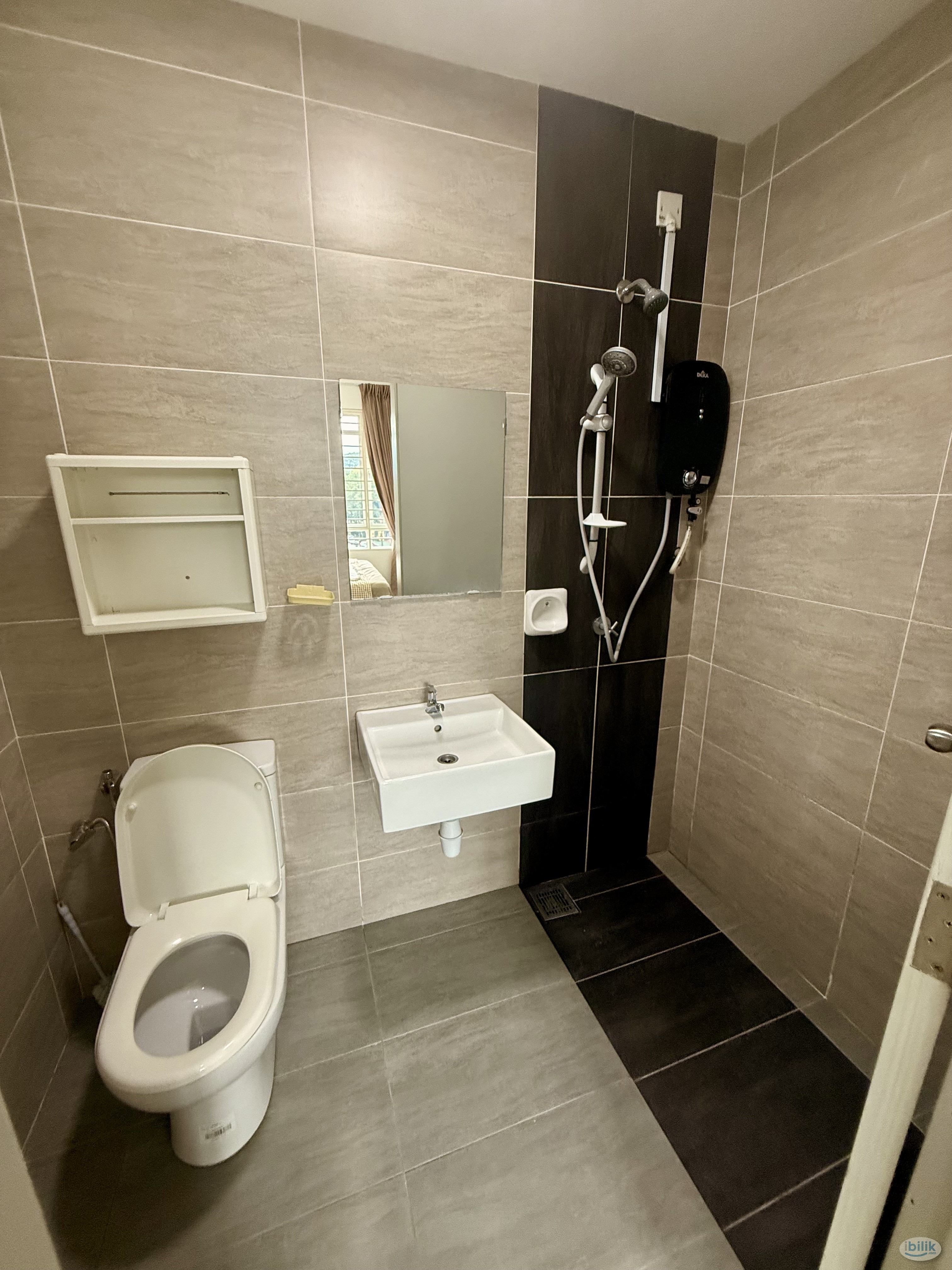Female Only [MRT Damansara Damai] All inclusive Middle Room Residensi Suasana Damansara Damai - Image 4