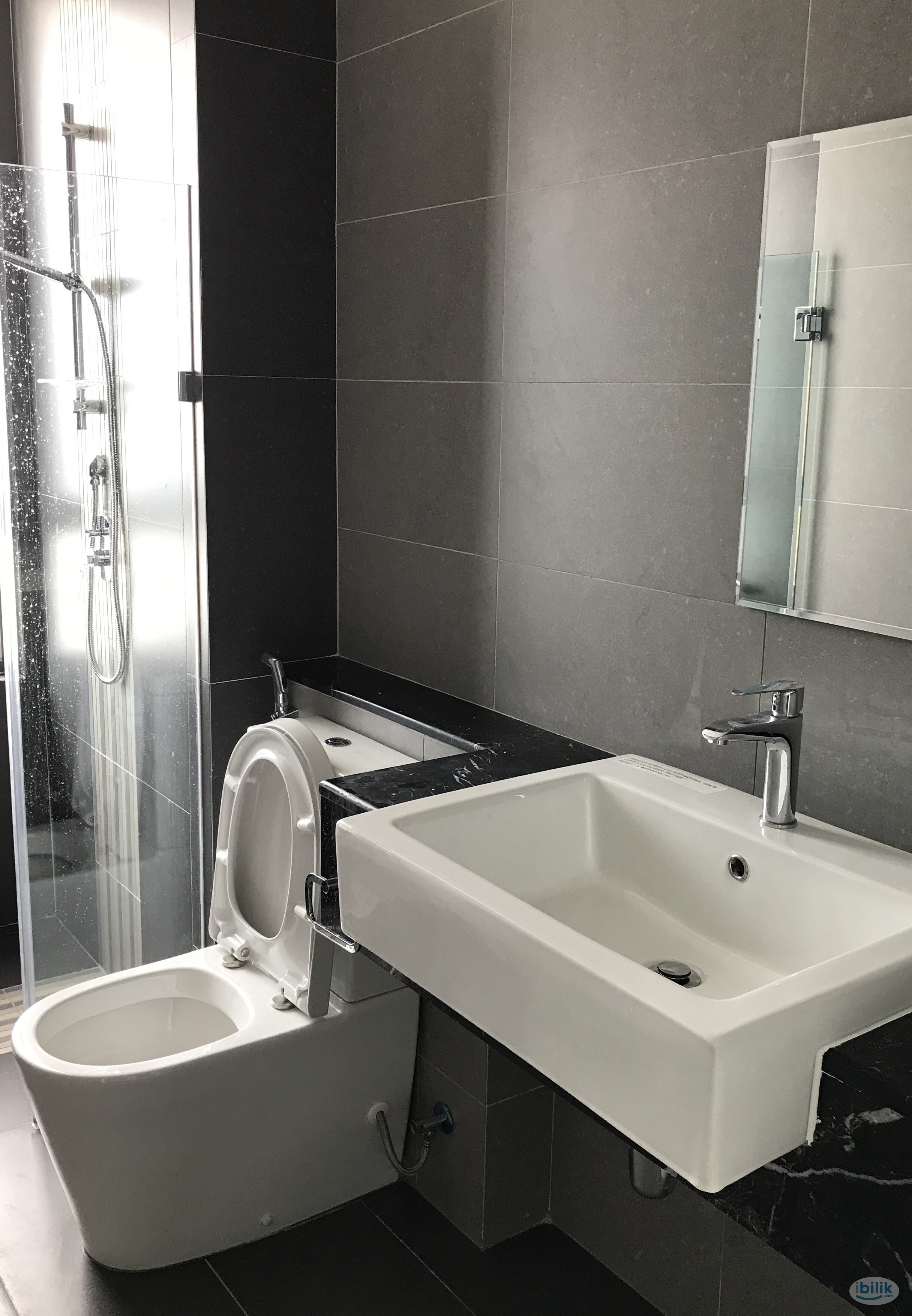 Fully Furnished Single Bedroom in 8 Kinrara Condo beside BK 5 LRT Station - Image 3