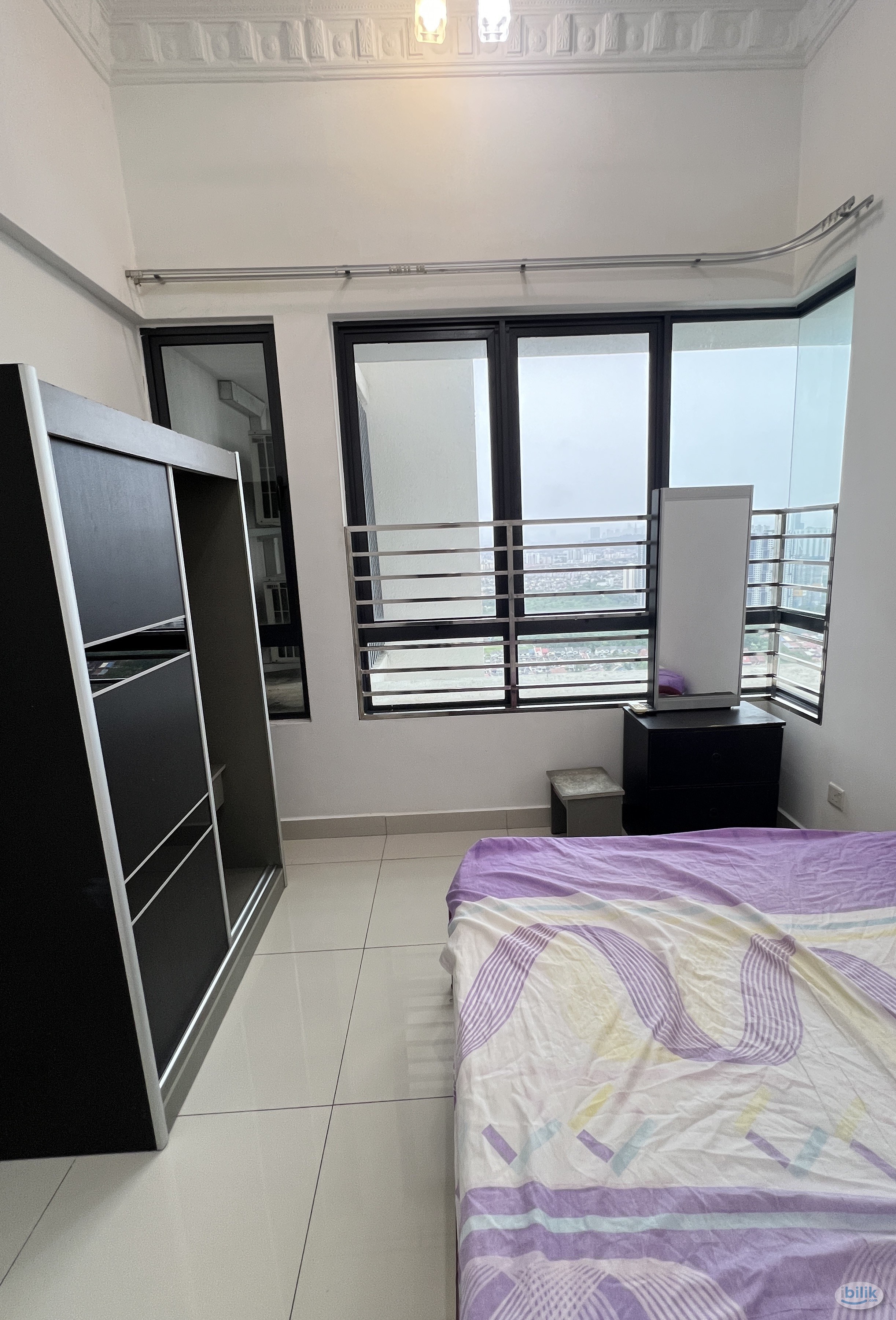 Fully Furnished Single Bedroom in 8 Kinrara Condo beside BK5 LRT Station - Image 1