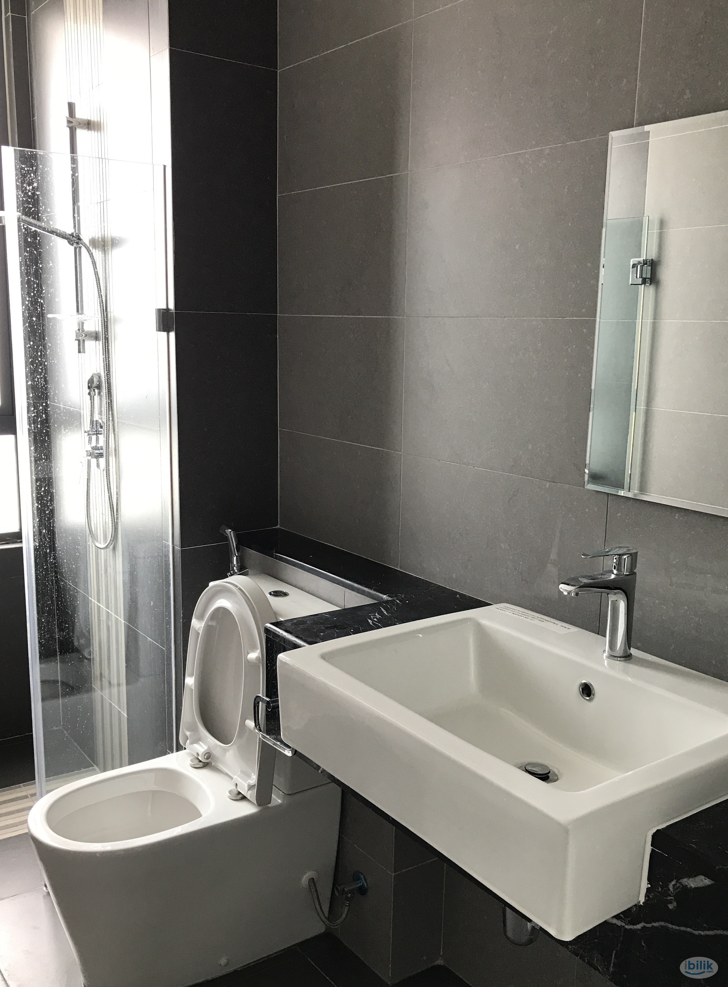 Fully Furnished Single Bedroom in 8 Kinrara Condo beside BK5 LRT Station - Image 3