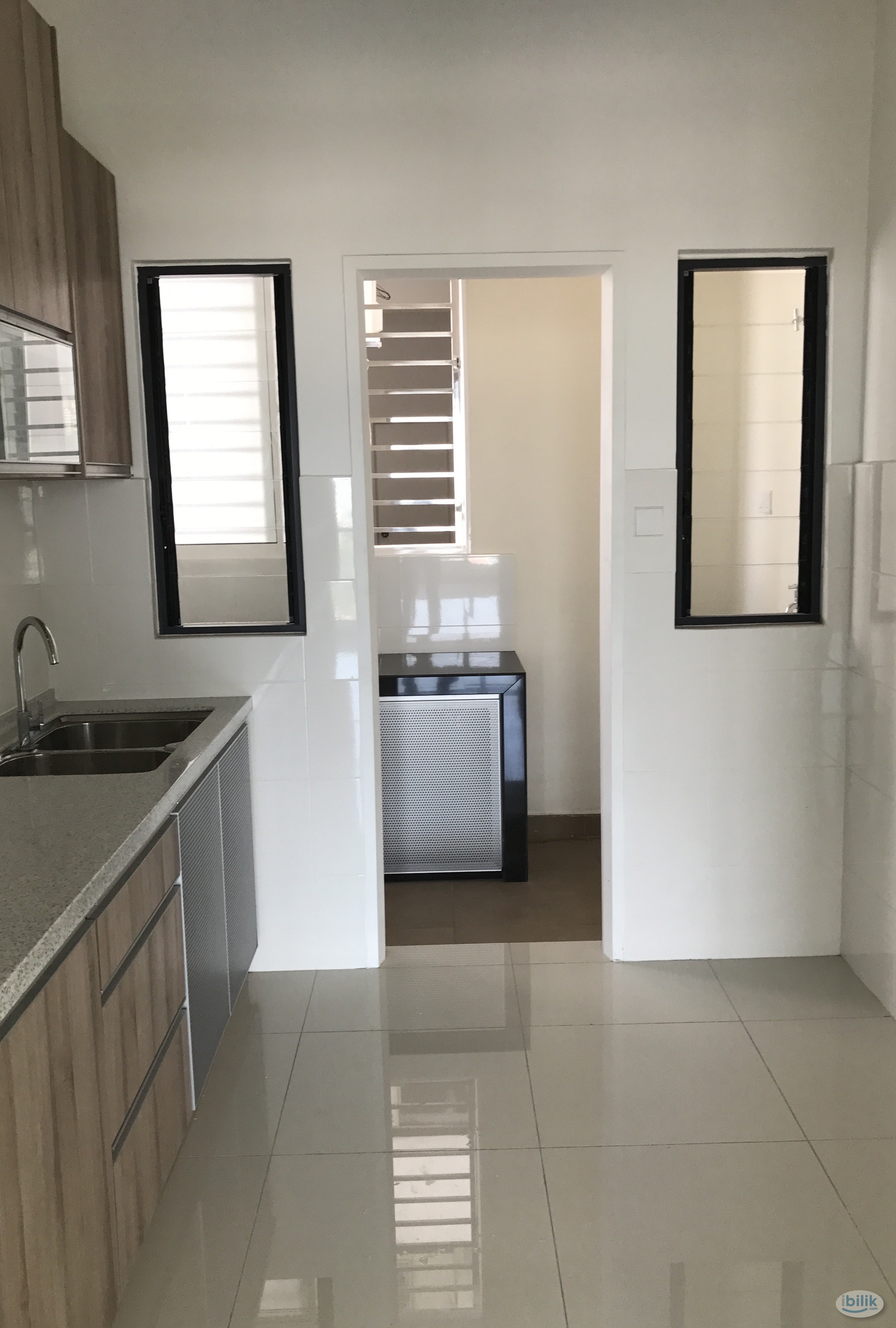Fully Furnished Single Bedroom in 8 Kinrara Condo beside BK5 LRT Station - Image 4