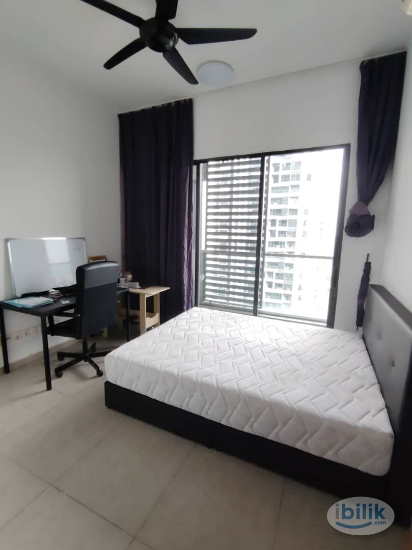 Middle Room at The Petalz, Old Klang Road - Image 1