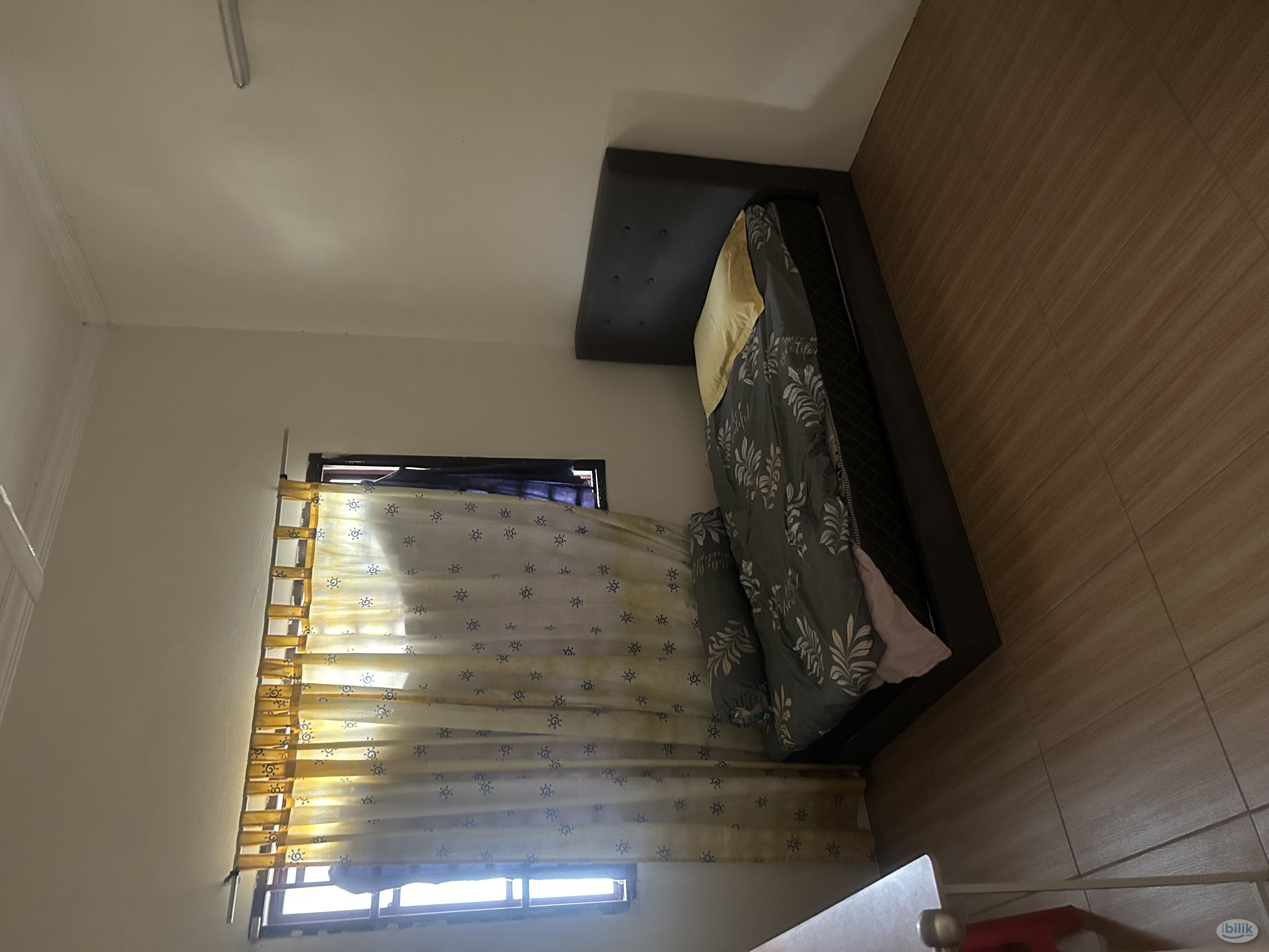 Middle Room at Ara Damansara, Petaling Jaya - Image 1