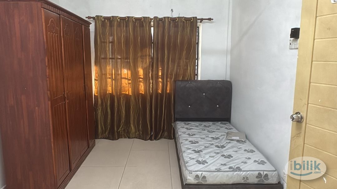 Single Room at Taman Pinggiran Golf, Seremban - Image 1