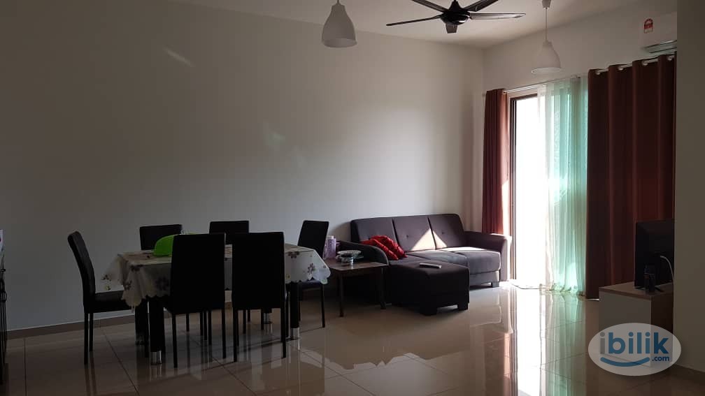 Master Room at Tree Sparina @ Ideal Vision Park, Bayan Lepas - Image 2