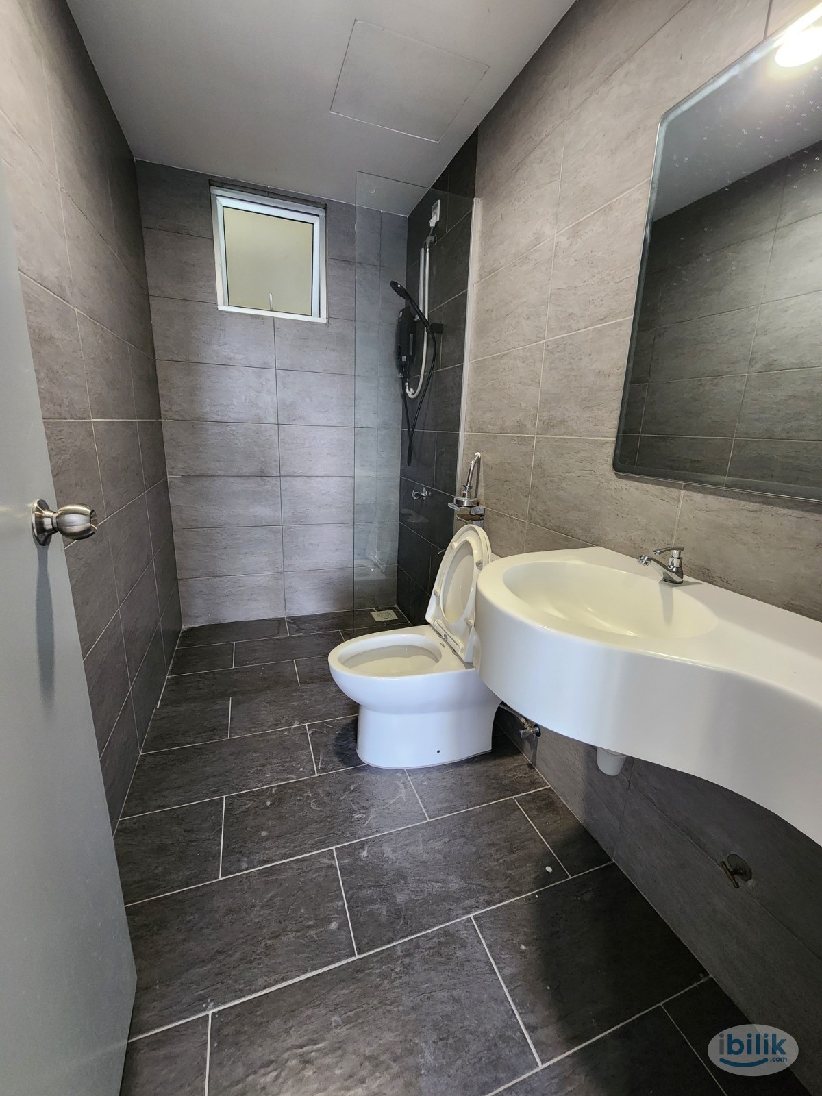 Master Room at Platinum OUG Residence, Next to LRT / Bukit Jalil / APU / Sri Petaling - Image 3