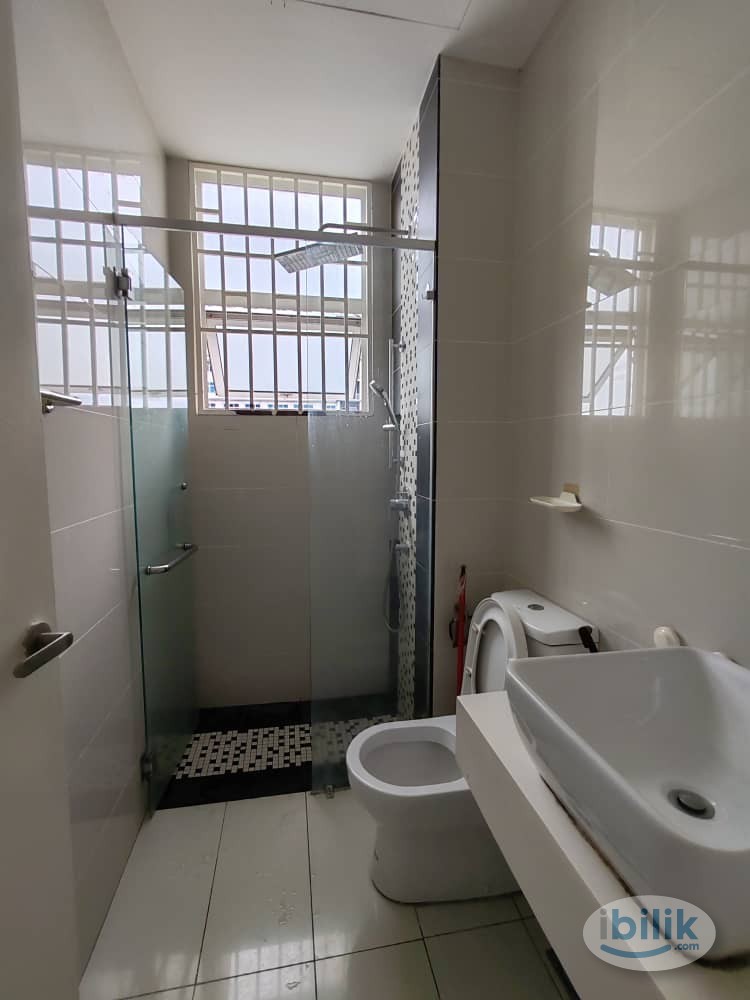 Master Room at Skypod Residence, Bandar Puchong Jaya - Fully Furnished, FREE Car Park - Image 1