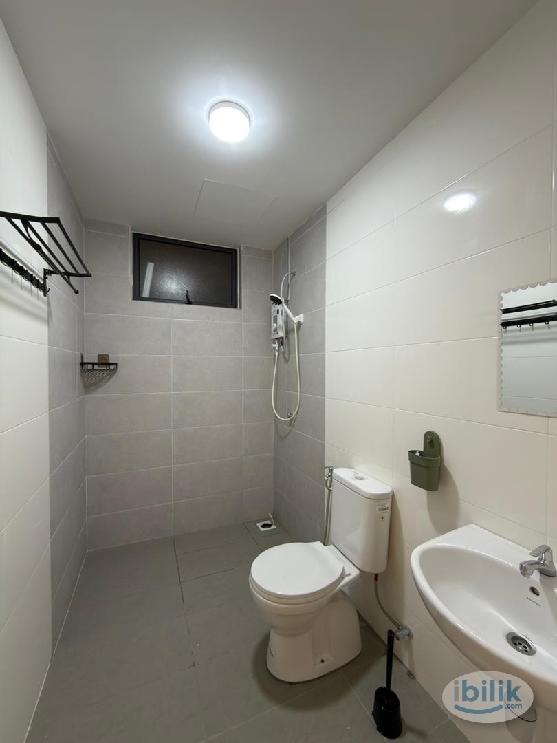 Residensi Topaz_R1 Master Room_Female - Image 3