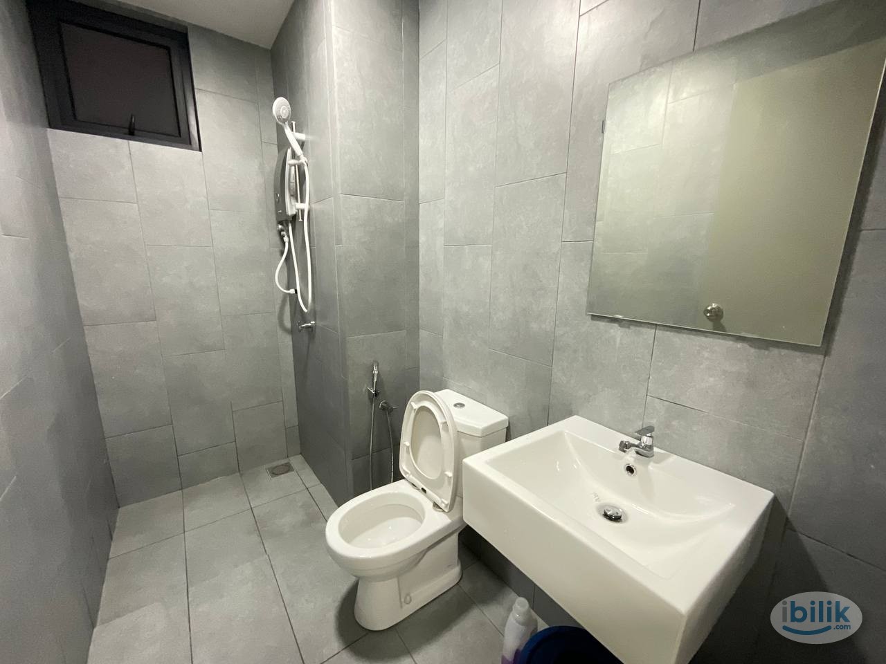 Middle Room at M Vertica KL City Residences, Cheras - Image 1
