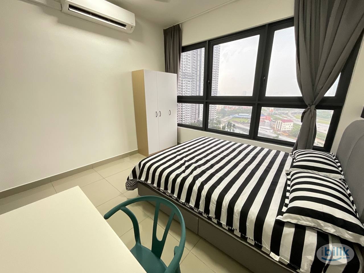 Middle Room at M Vertica KL City Residences, Cheras - Image 3