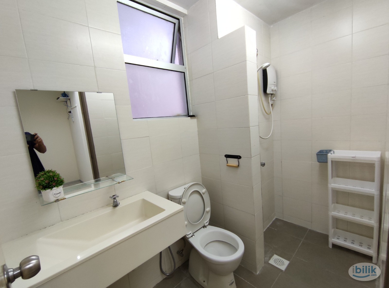 Master Room at Platinum Lake PV21, Setapak - Image 2