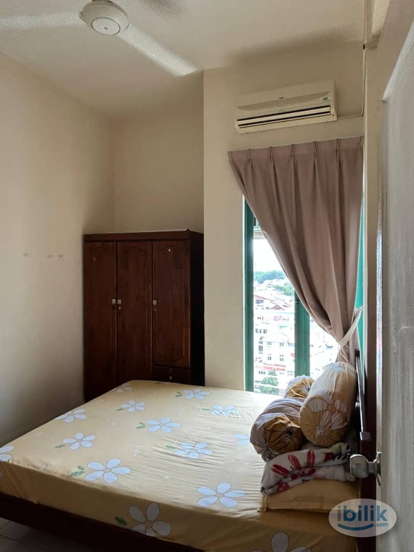 Middle Room at Tanjung Tokong, Penang - Image 1