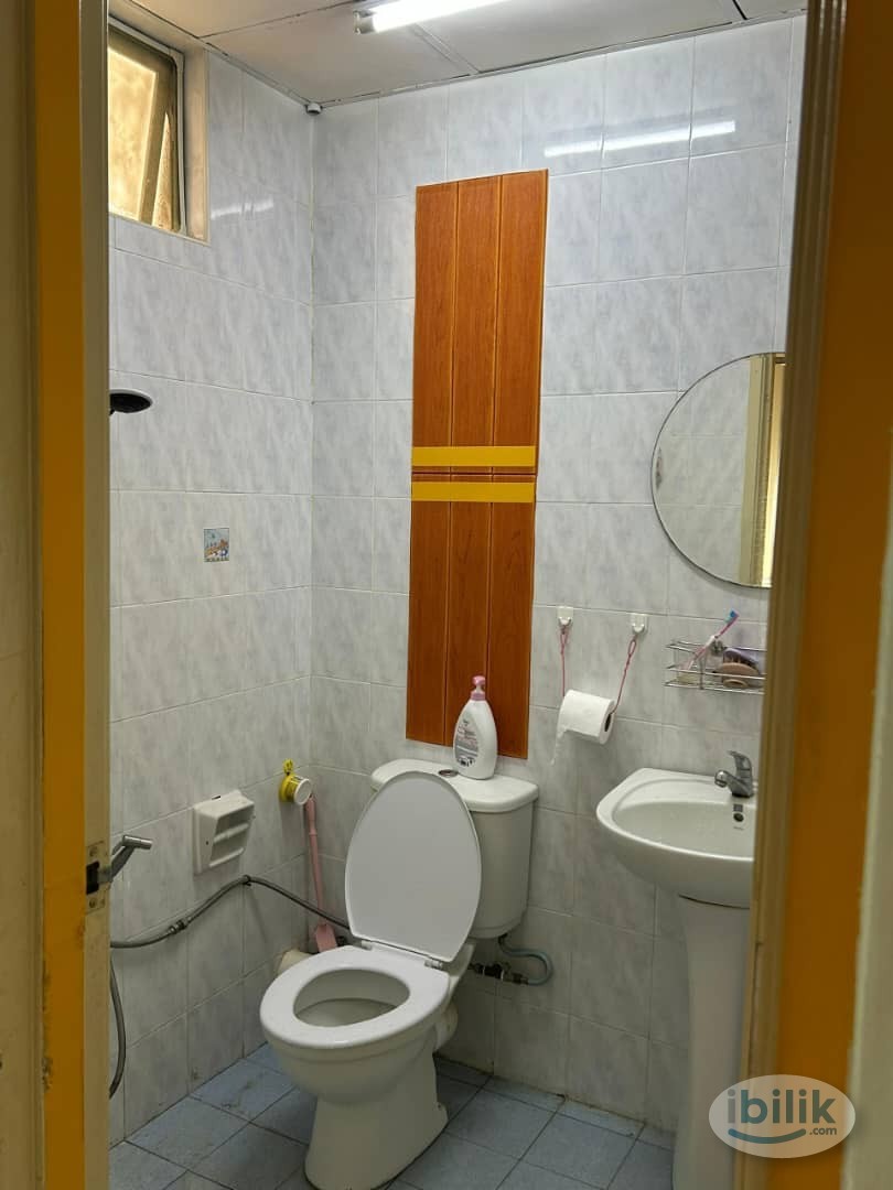 Middle Room at Tanjung Tokong, Penang - Image 3