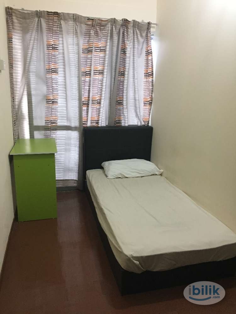 Middle Room at Taman Selatan, Klang - Image 2