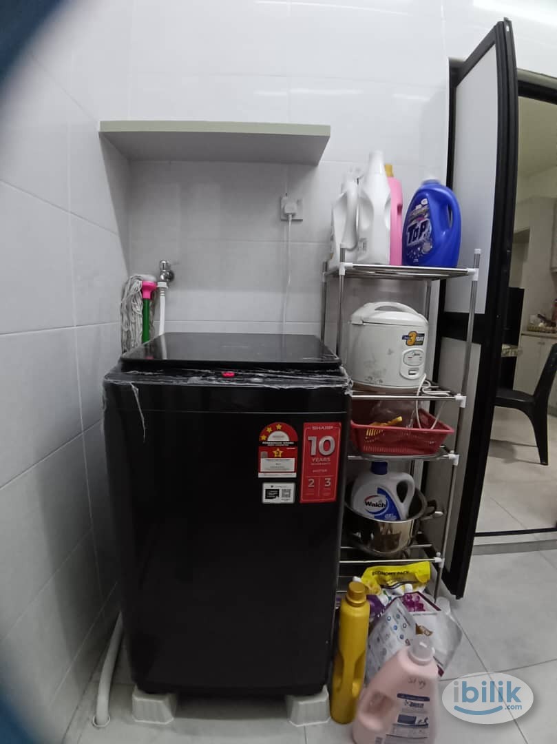 MASTER ROOM FOR RENT PUCHONG WITH KING BED - Image 1