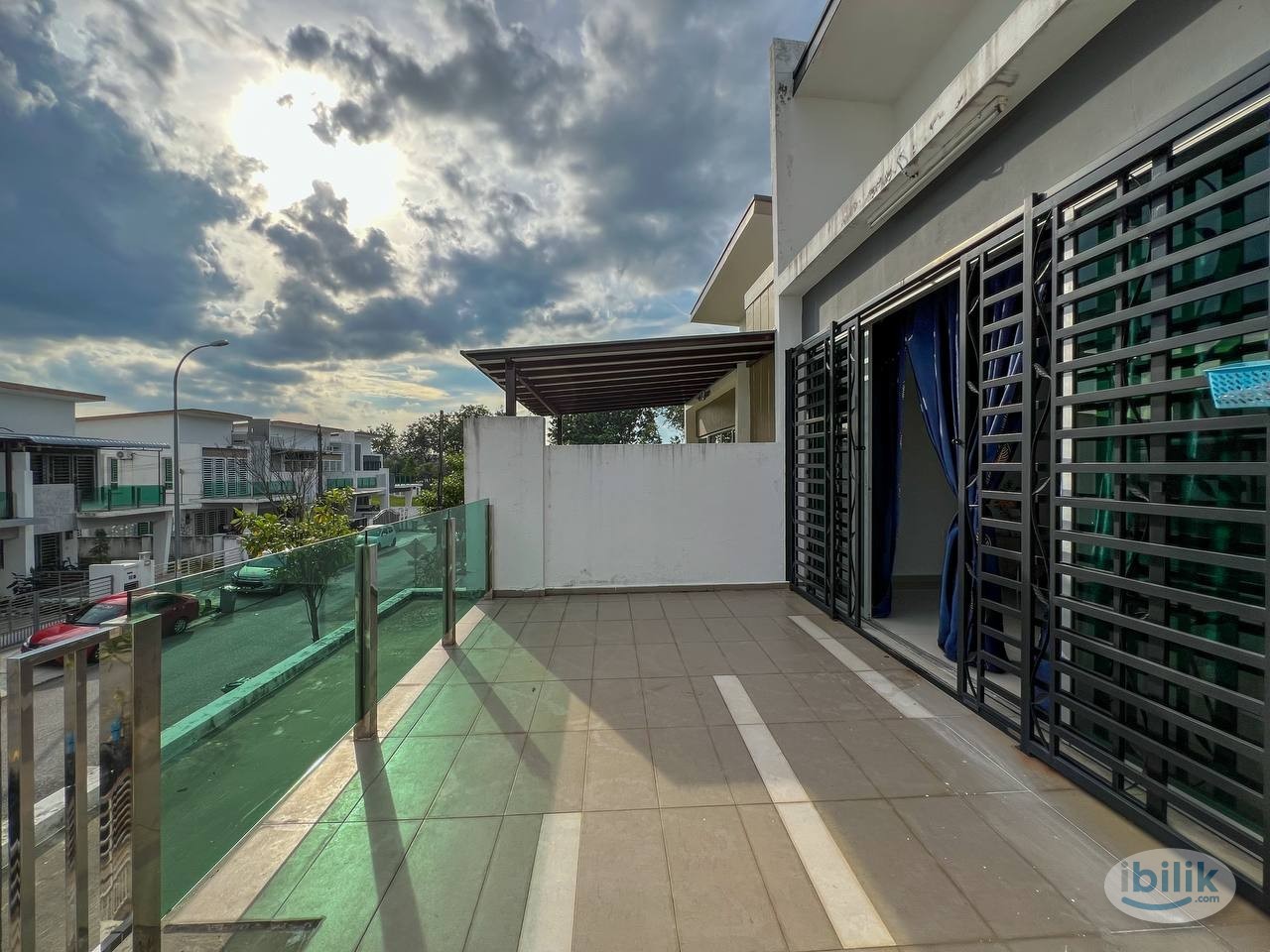 ✨🔥 Bilik Sewa Bajet @ Jalan Hijayu, Sendayan – Master Bedroom, Low Depo! 🔥✨ - Image 3