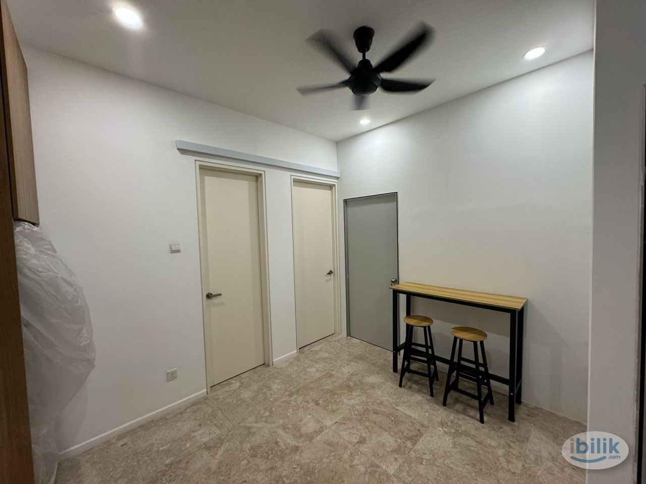 Master Room For Rent at The Manhattan 61 Bukit Bintang Raja Chulan Kuala Lumpur - Image 3