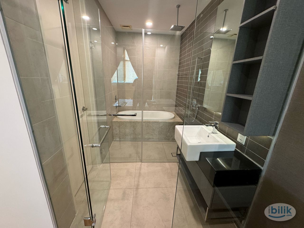 Master Room For Rent at The Manhattan 61 Bukit Bintang Raja Chulan Kuala Lumpur - Image 2