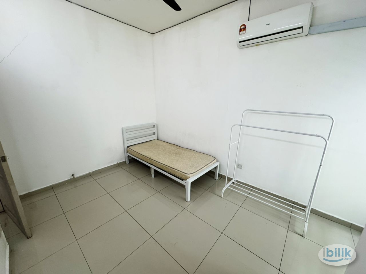 ‼️🤩 MIDDLE ROOM IN BANDAR BOTANIC 🤩‼️ MOVE IN IMMEDIATELY WITH ZERO DEPOSIT 😱 - Image 1