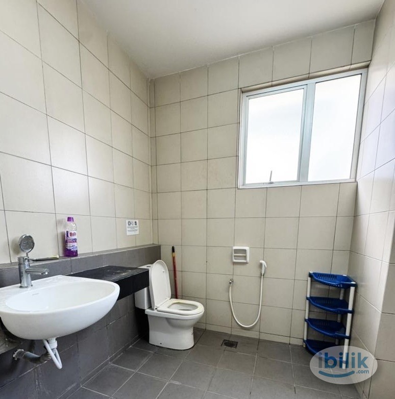 ‼️🤩 MIDDLE ROOM IN BANDAR BOTANIC 🤩‼️ MOVE IN IMMEDIATELY WITH ZERO DEPOSIT 😱 - Image 3