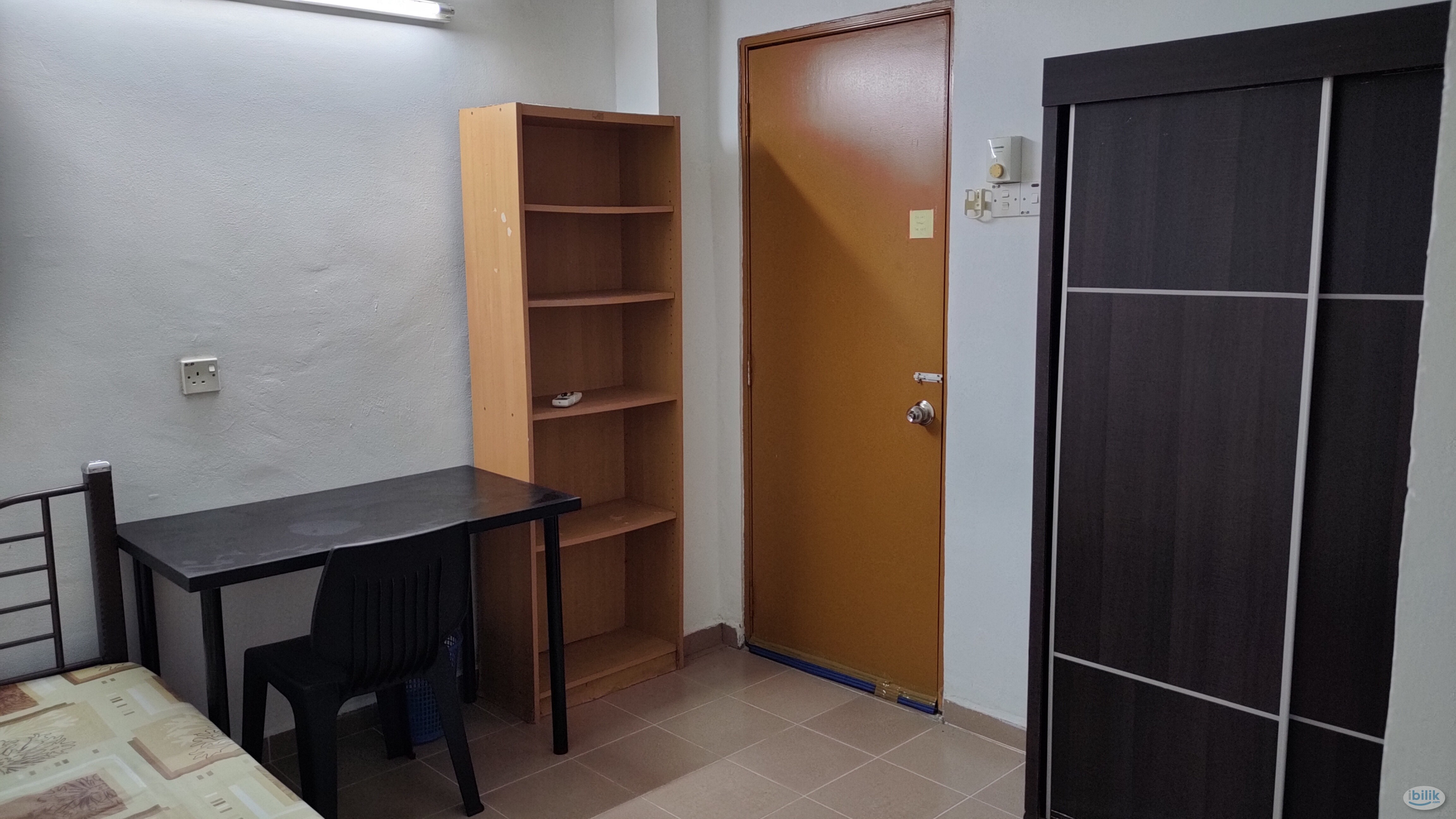 SS15 opposite Subang Parade, Single room with private bath posted by owner - Image 1