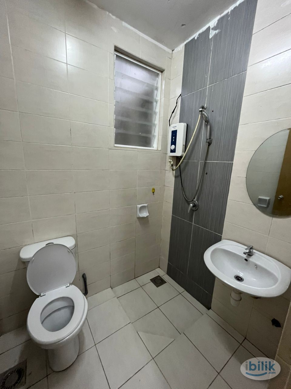 Middle Room For Rent At Impian Meridian - Image 4