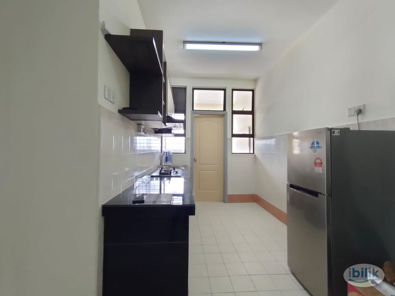 Female only middle room available at pelangi utama Condominium - Image 4