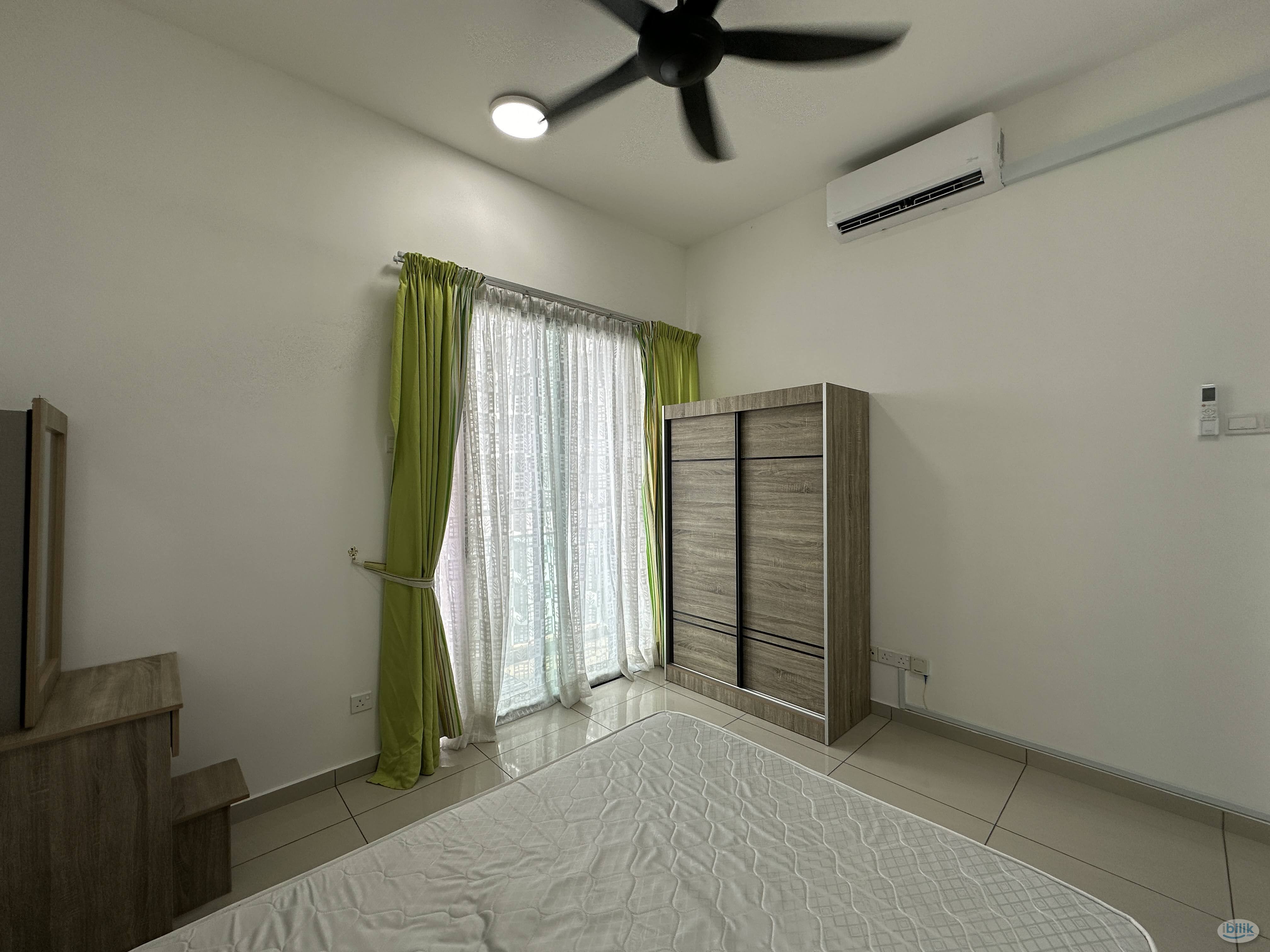 Middle Room With Balcony B11 Parkland Residence,Female Unit,Free WiFi,Walking Distance To MRT Batu 11 Cheras - Image 3