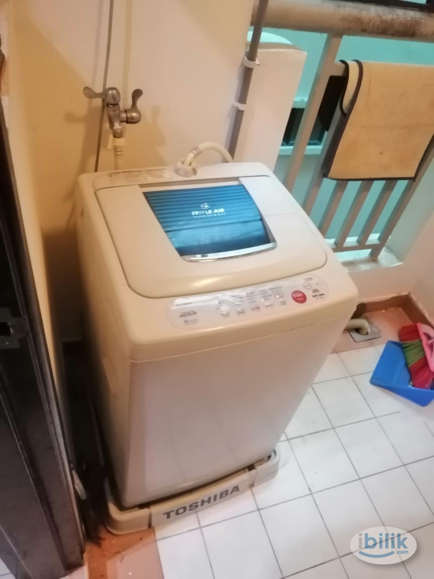 Male single room at pelangi utama Condominium - Image 3