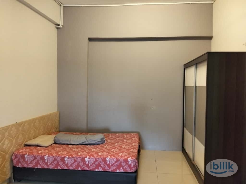 Middle Room - Image 1