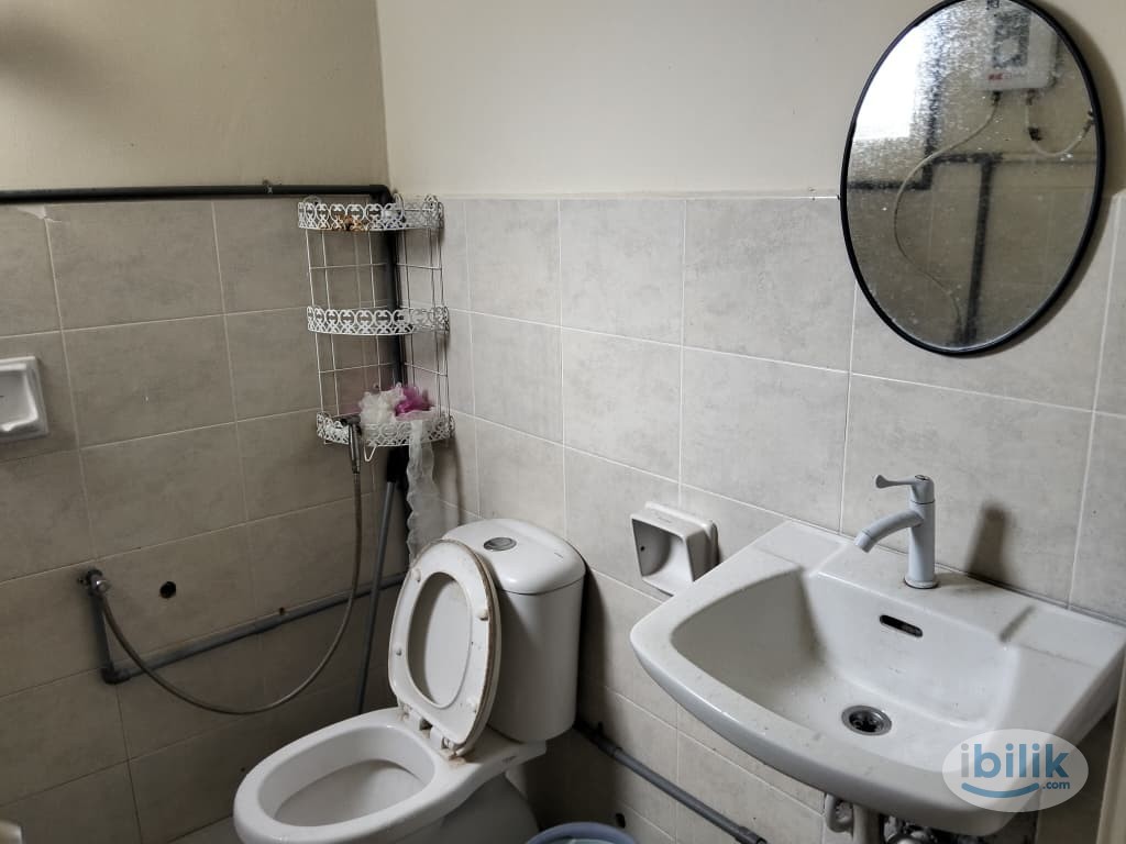 Middle Room - Image 4