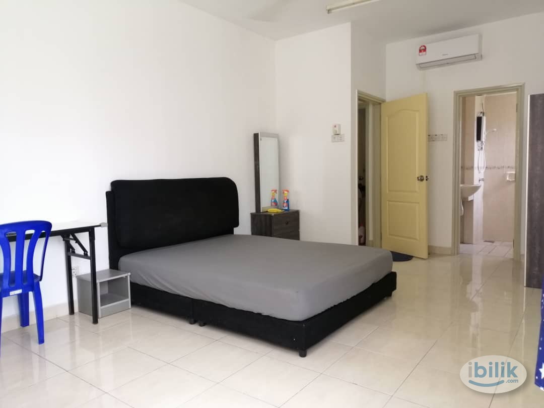 Mrt pelangi Utama Condominium master room - Image 1