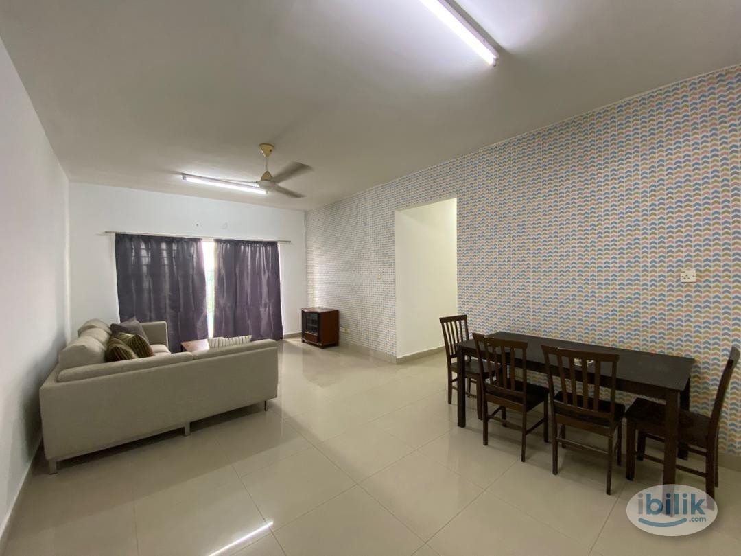 Middle Room at Bandar Sunway, Petaling Jaya - Image 1