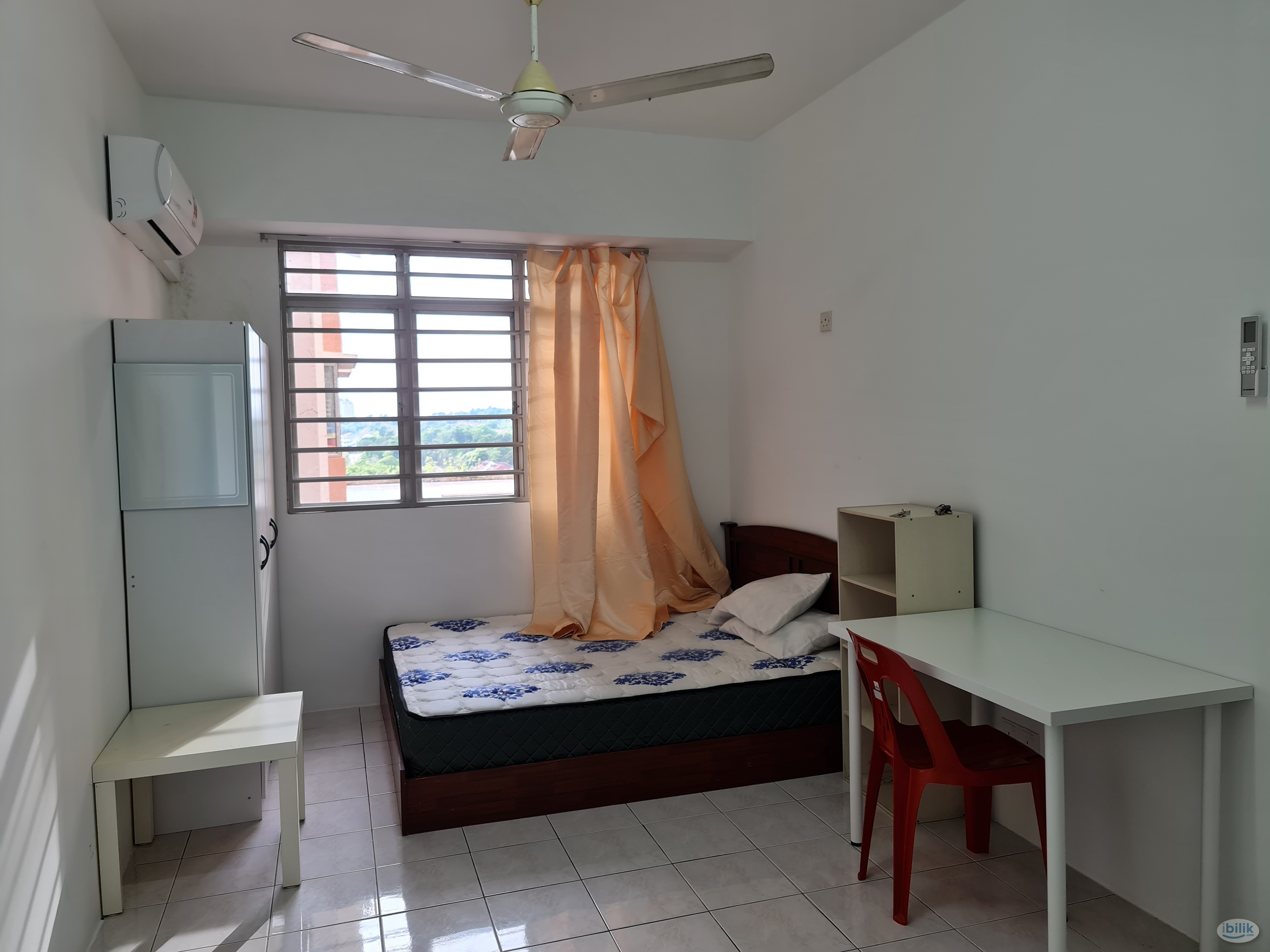 NEXT TO LRT Master room with Private Bathroom - Image 2