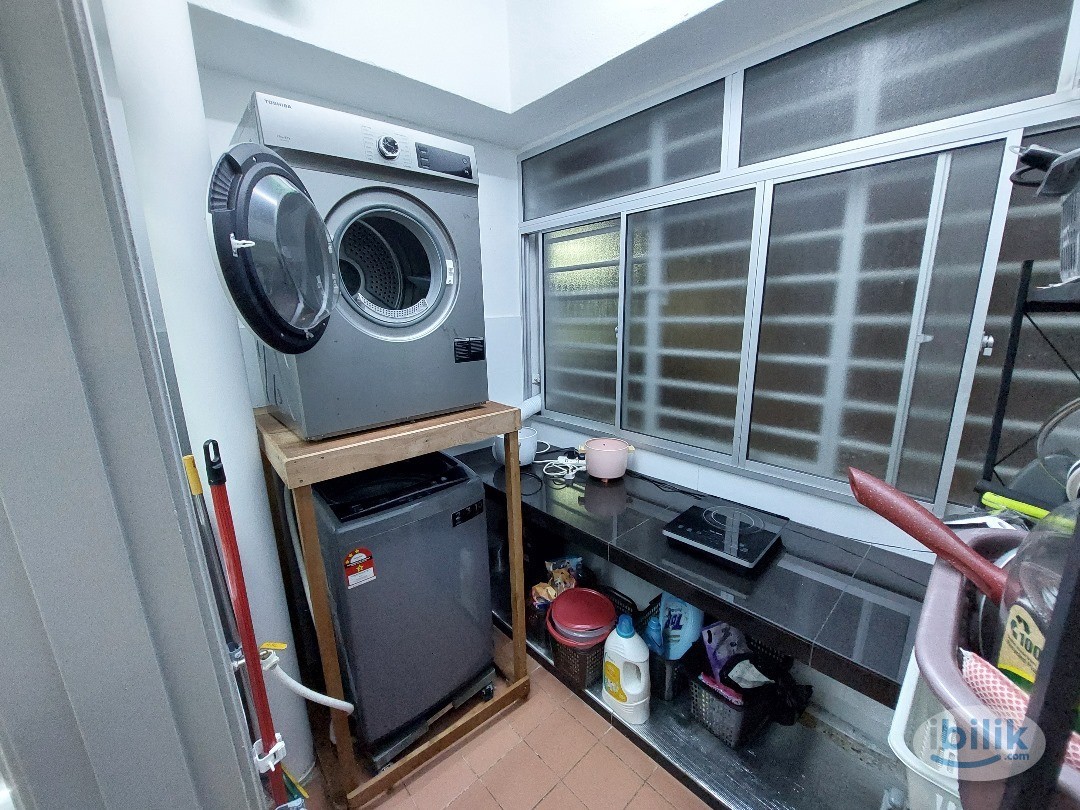 NEXT TO LRT Master room with Private Bathroom - Image 4