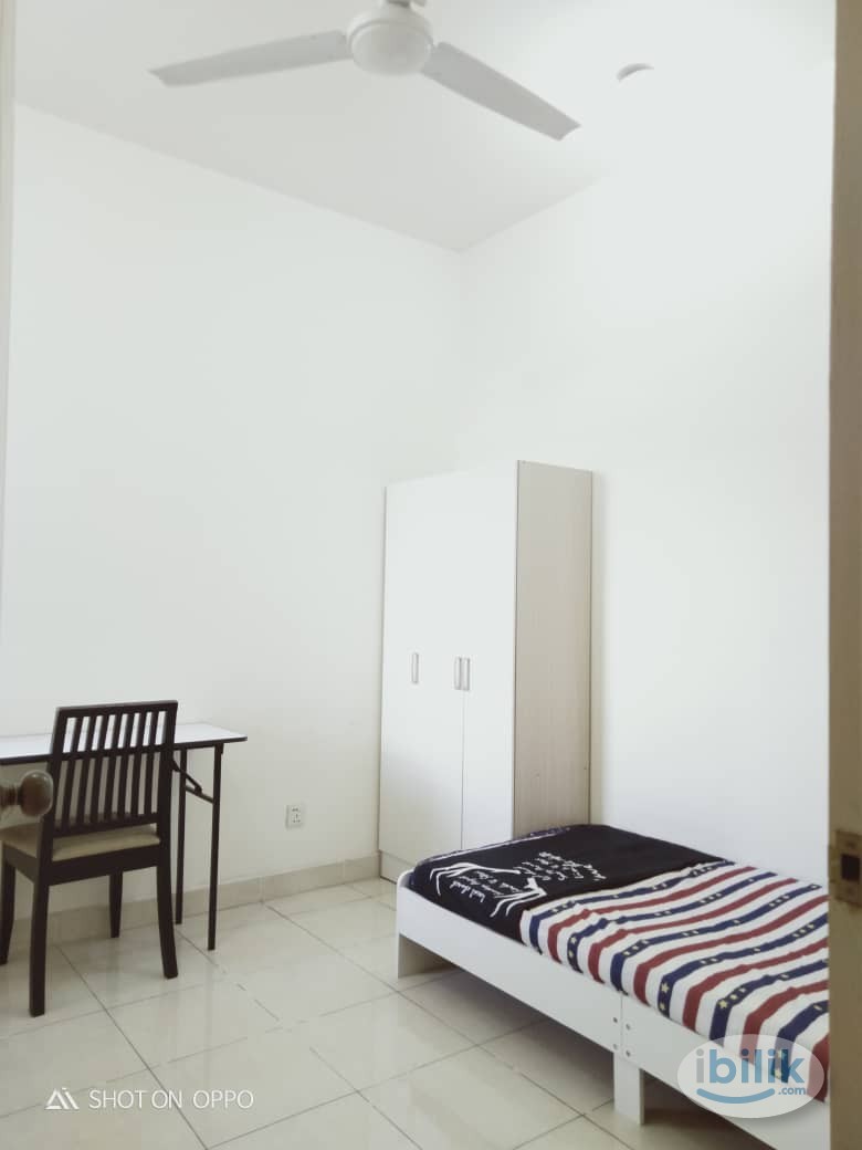 Single room available for female at pelangi utama Condominium - Image 1