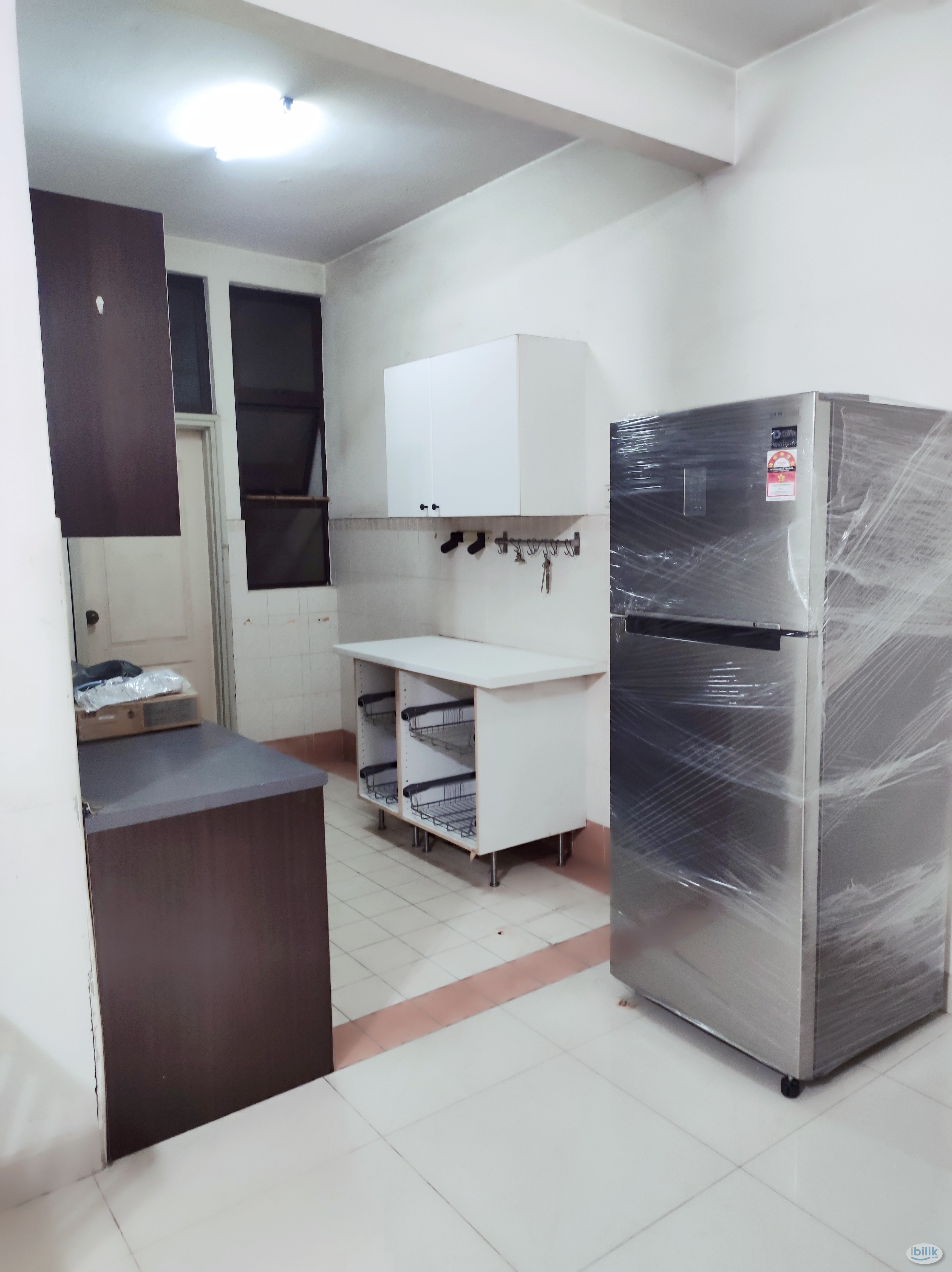 Single room available for female at pelangi utama Condominium - Image 3