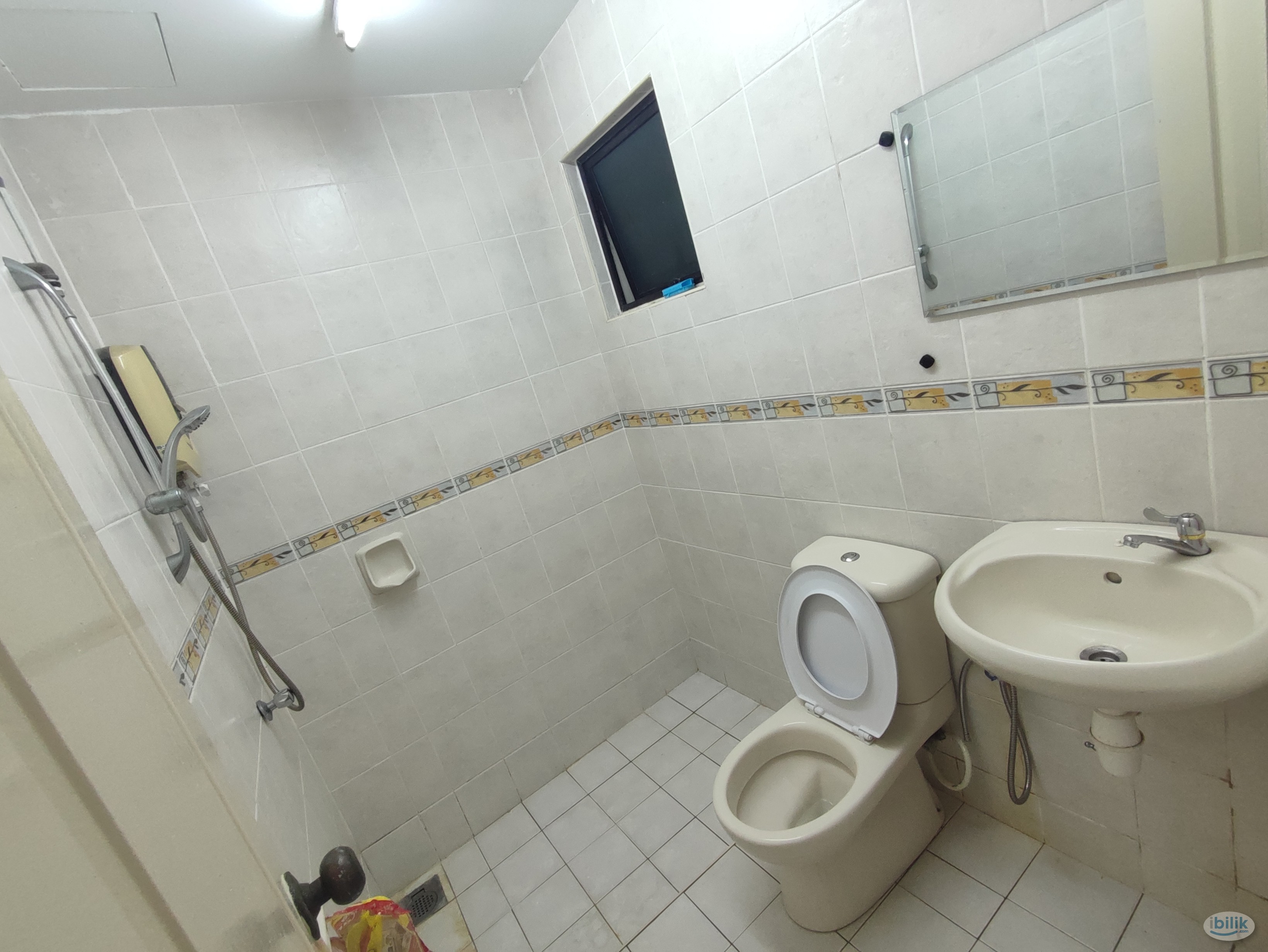 Female middle room at pelangi utama Condominium - Image 4