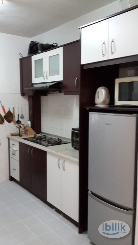 Middle Room at Taman Desa, Kuala Lumpur - Image 5