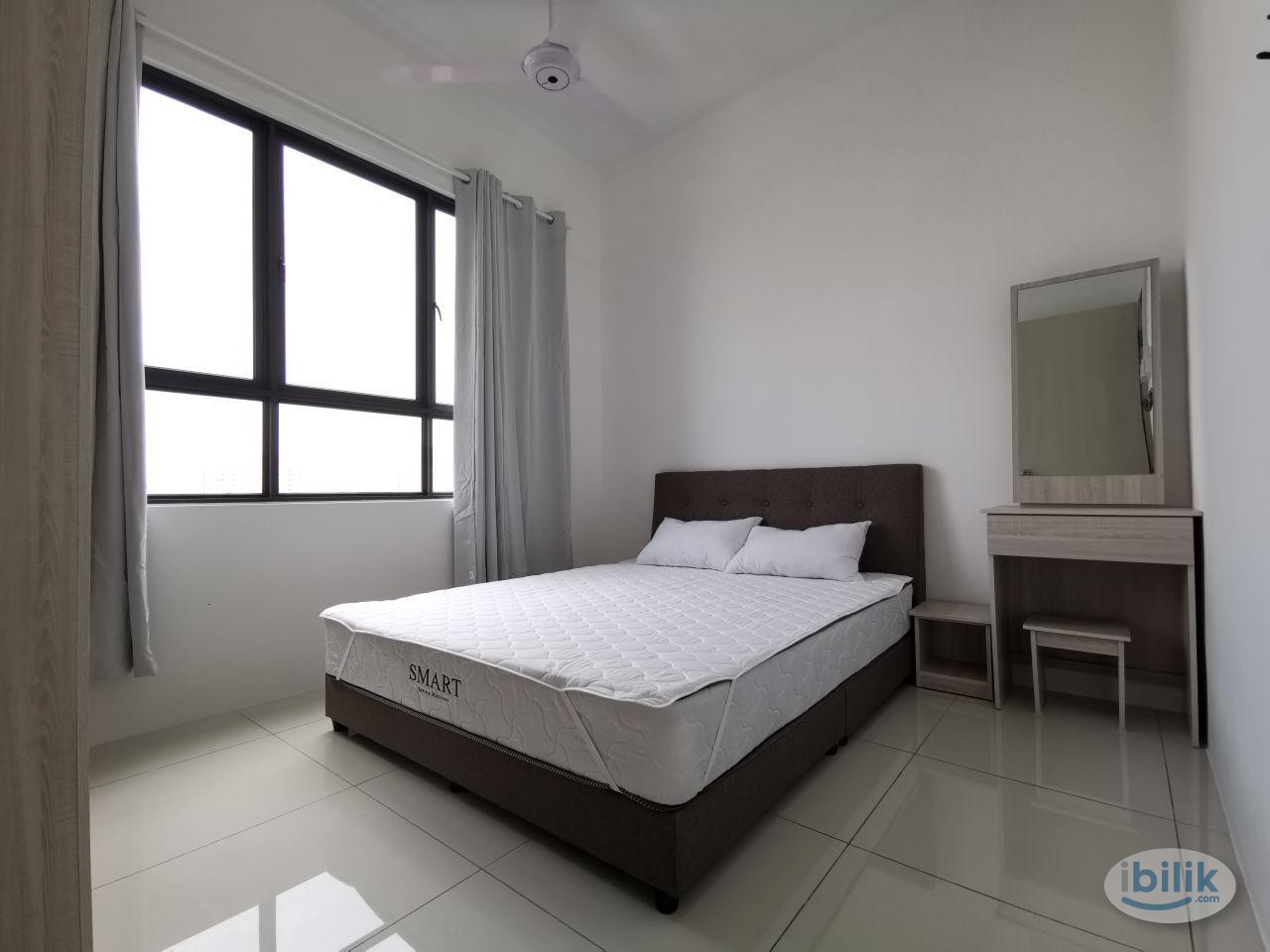 Middle Room at Skyview Jelutong Georgetown - Image 2