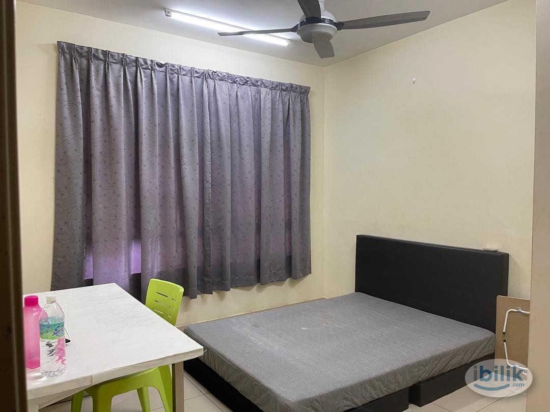 Master Room at Platinum Lake PV21, Setapak - Image 1