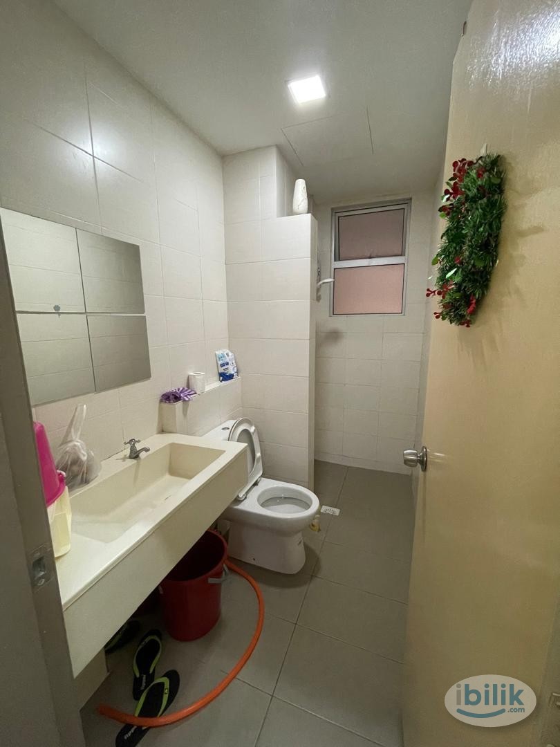 Master Room at Platinum Lake PV21, Setapak - Image 2