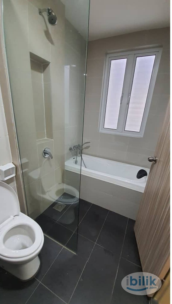 Master Bedroom With Private Bathroom Attached - Image 3
