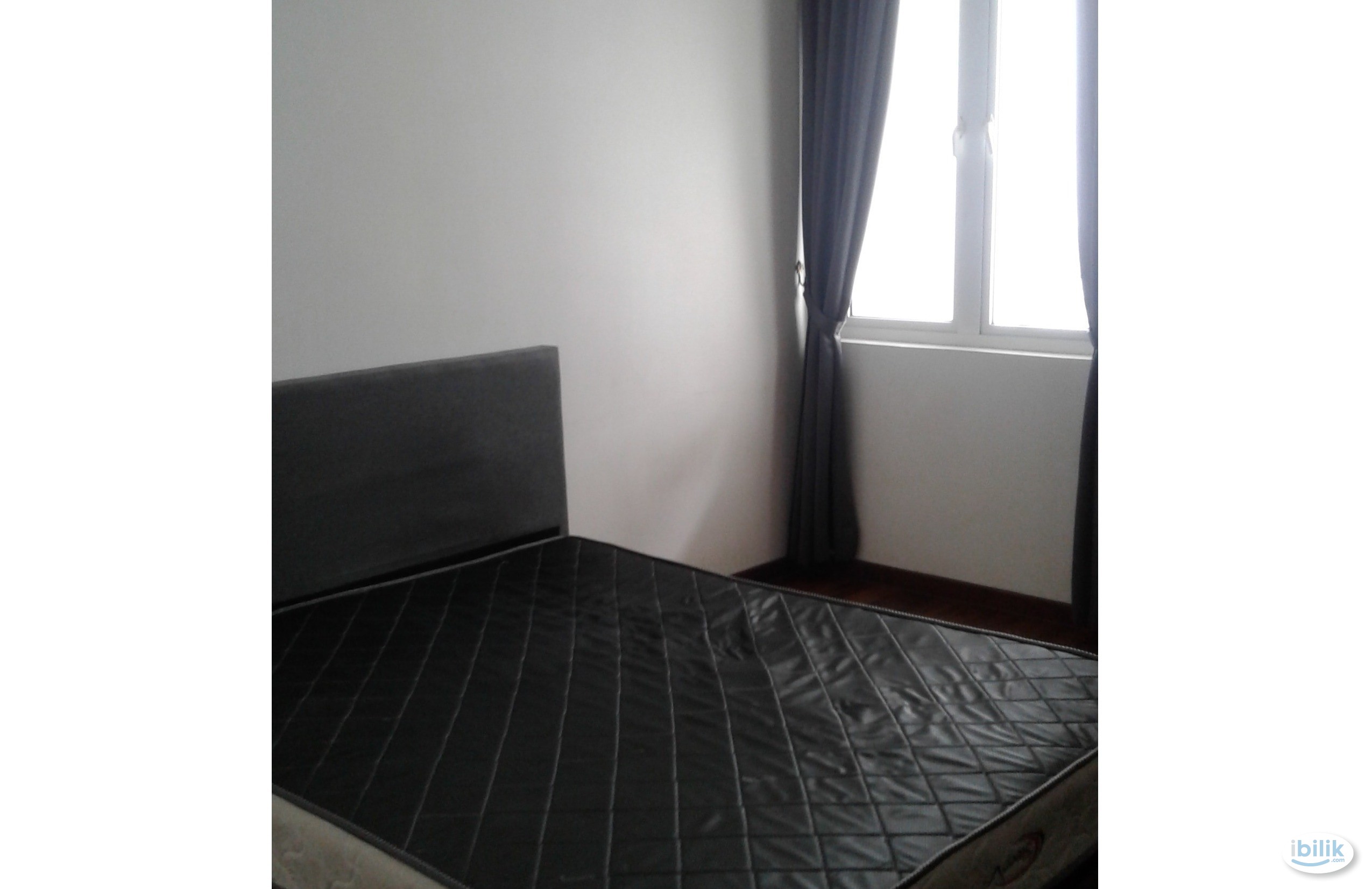 Single Room With Private Bathroom Attached - Image 1