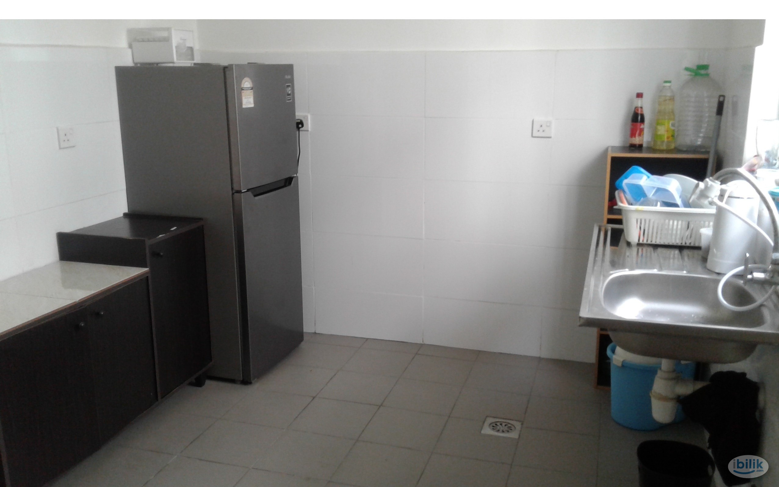 Single Room With Private Bathroom Attached - Image 5