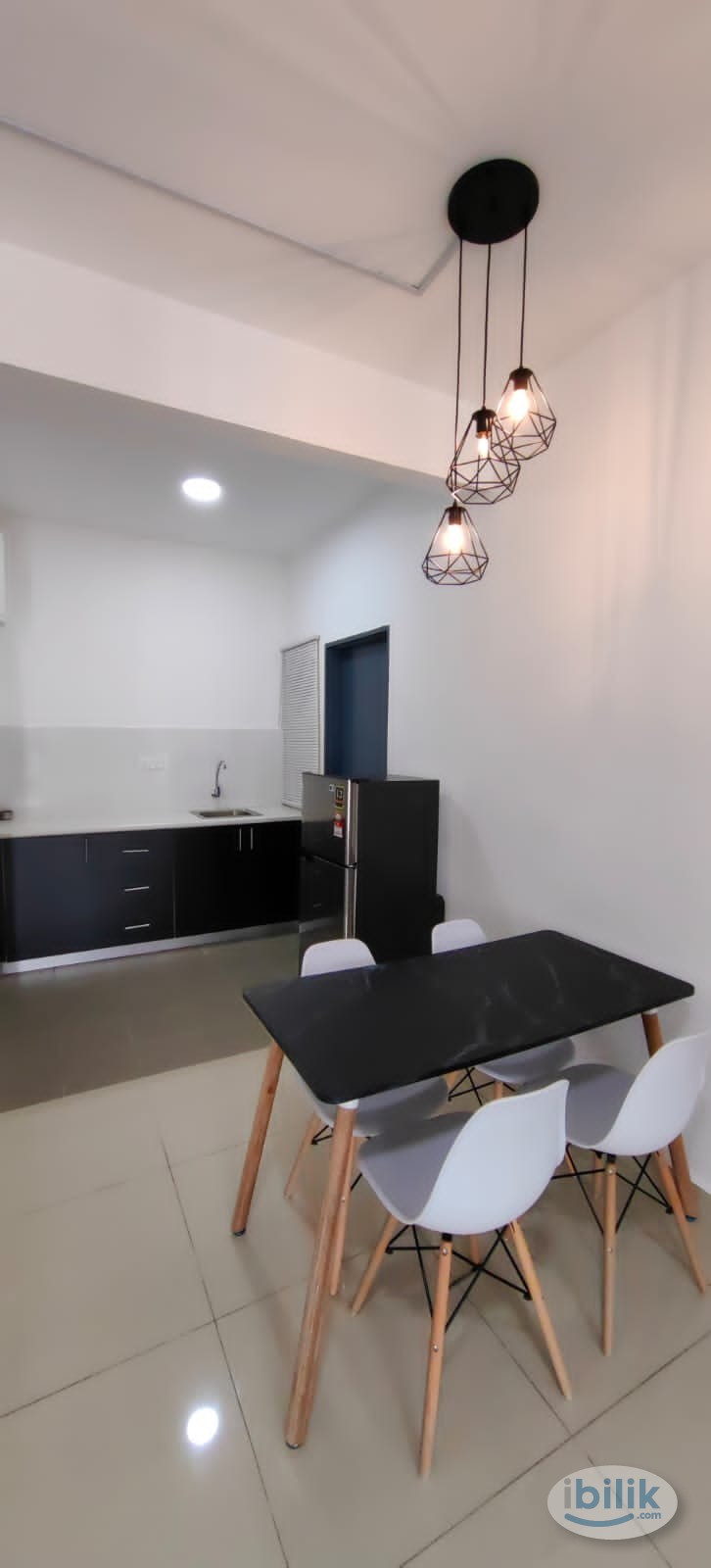 Middle room for rental - Image 3