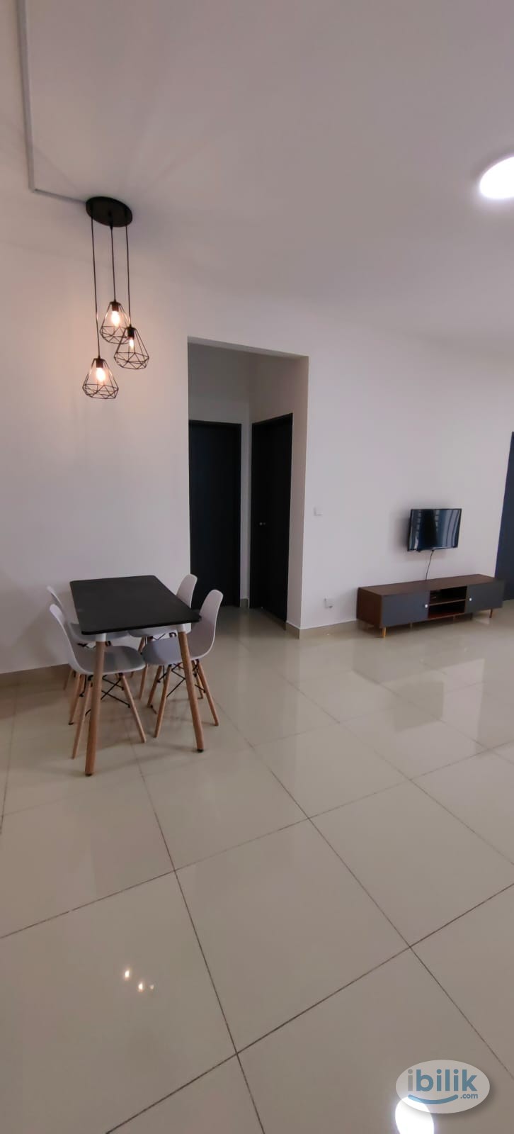Middle room for rental - Image 4