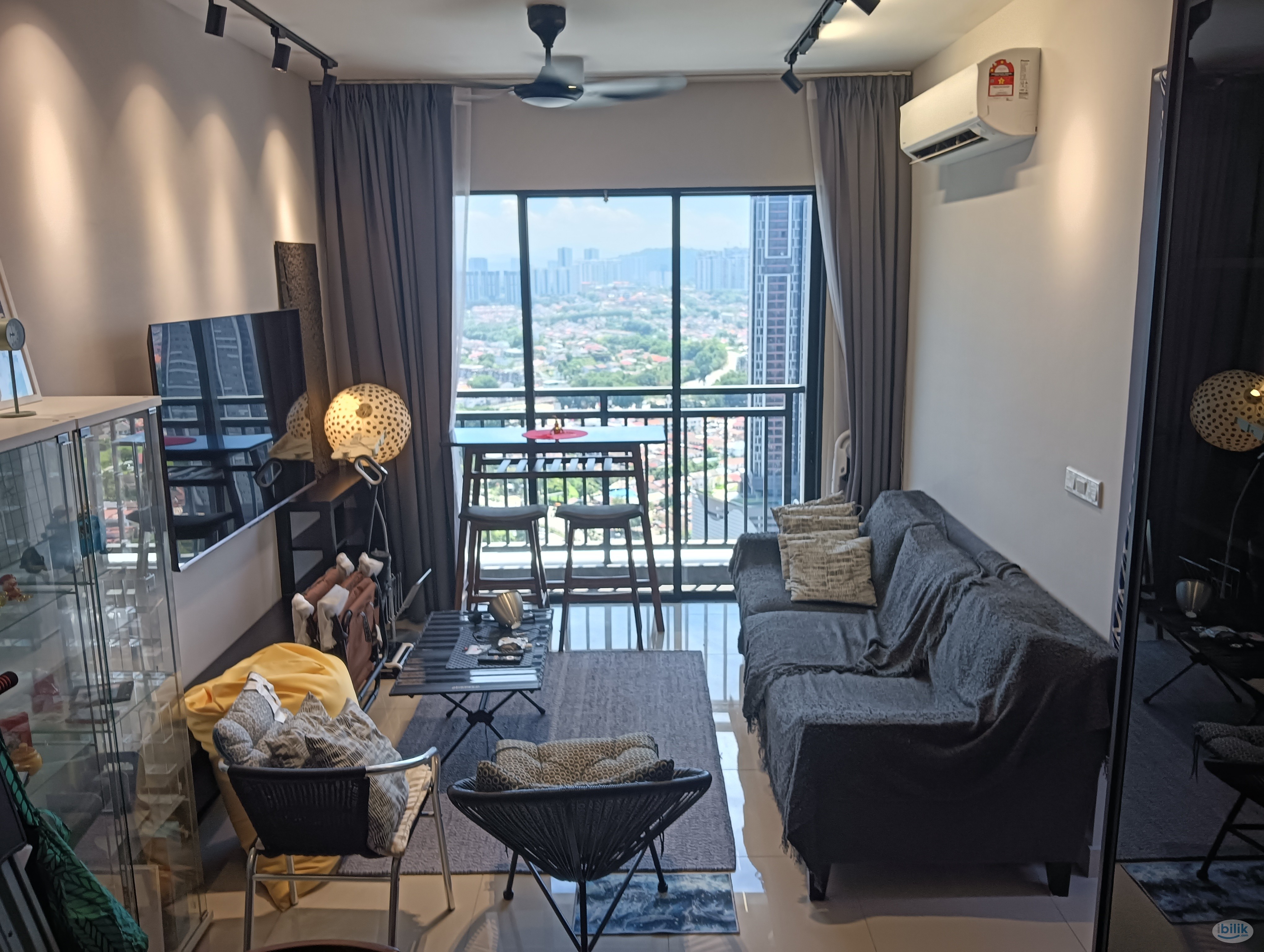 Middle Room at Old Klang Road, Kuala Lumpur - Image 1
