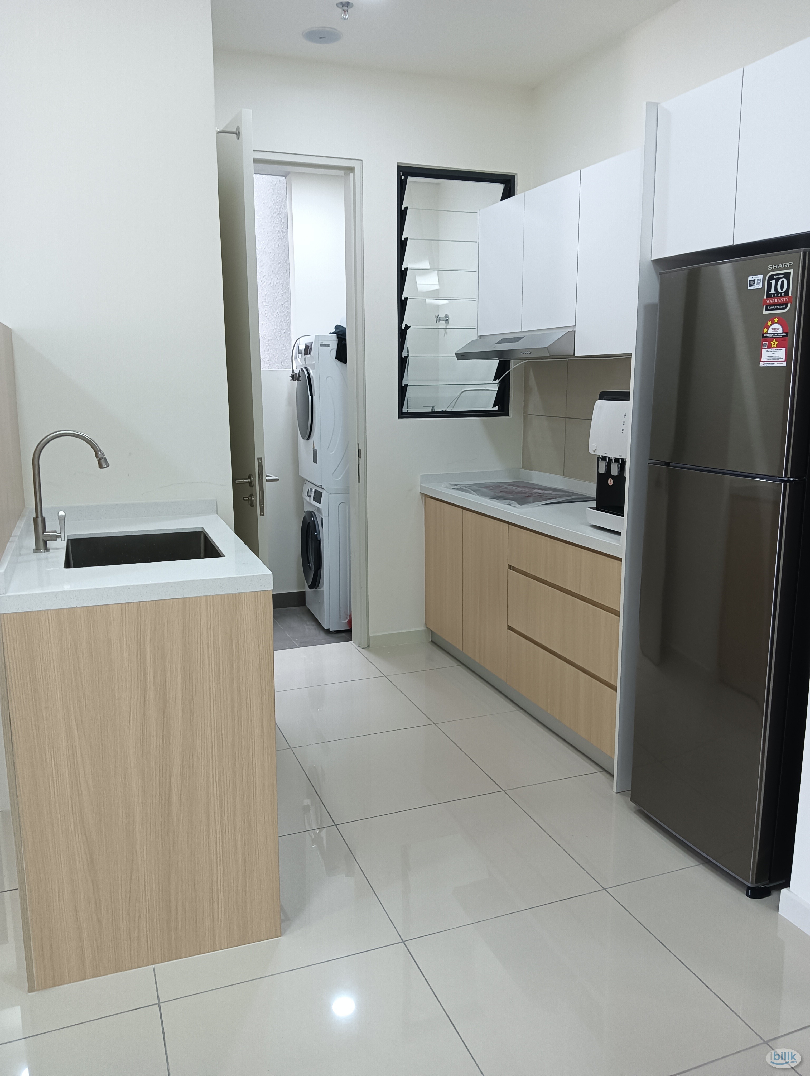 Middle Room at Sunway Avila Residences, Taman Sri Rampai - Image 1