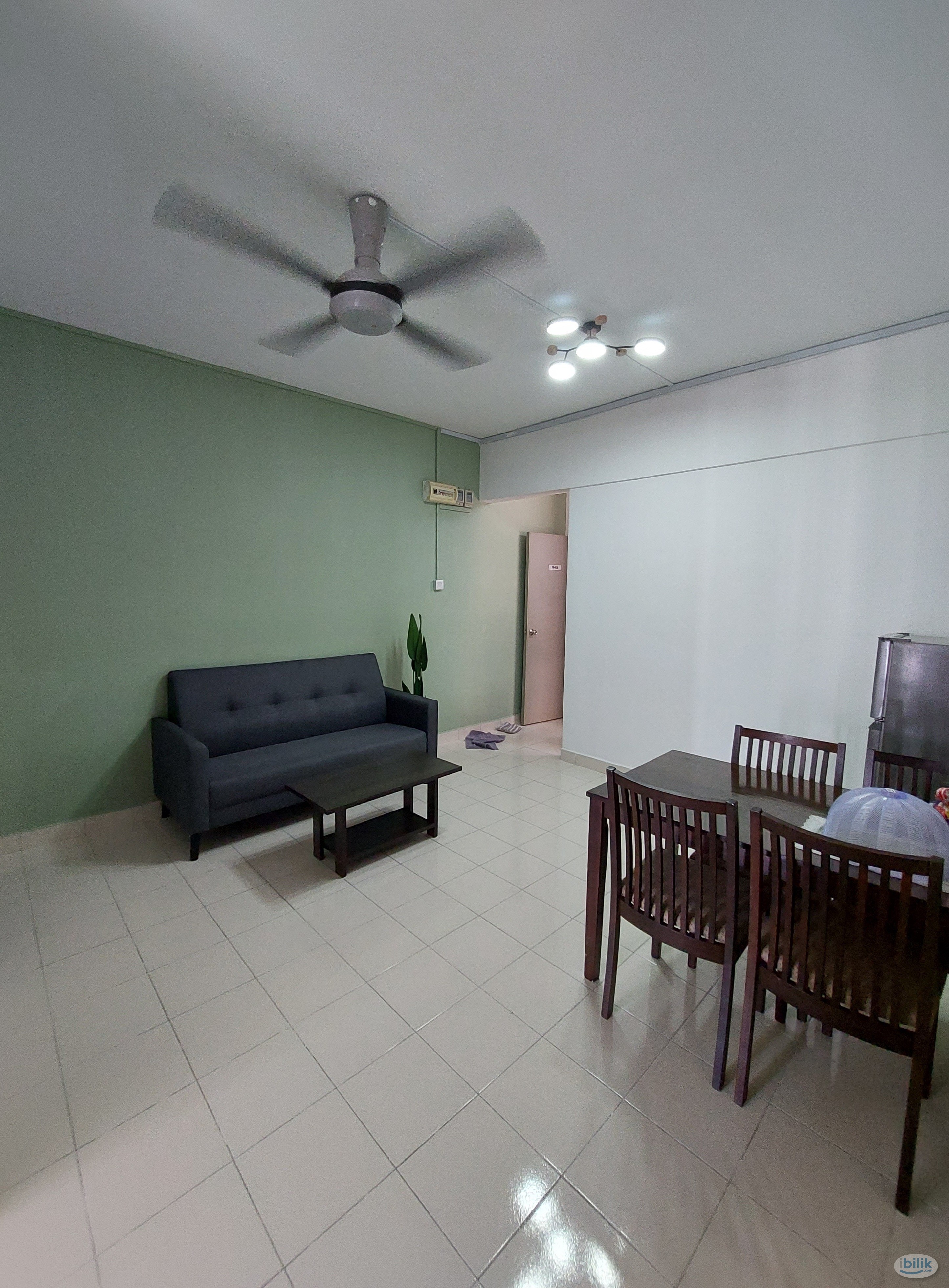 Small room at Residensi Laguna condo, Bandar Sunway - Image 3